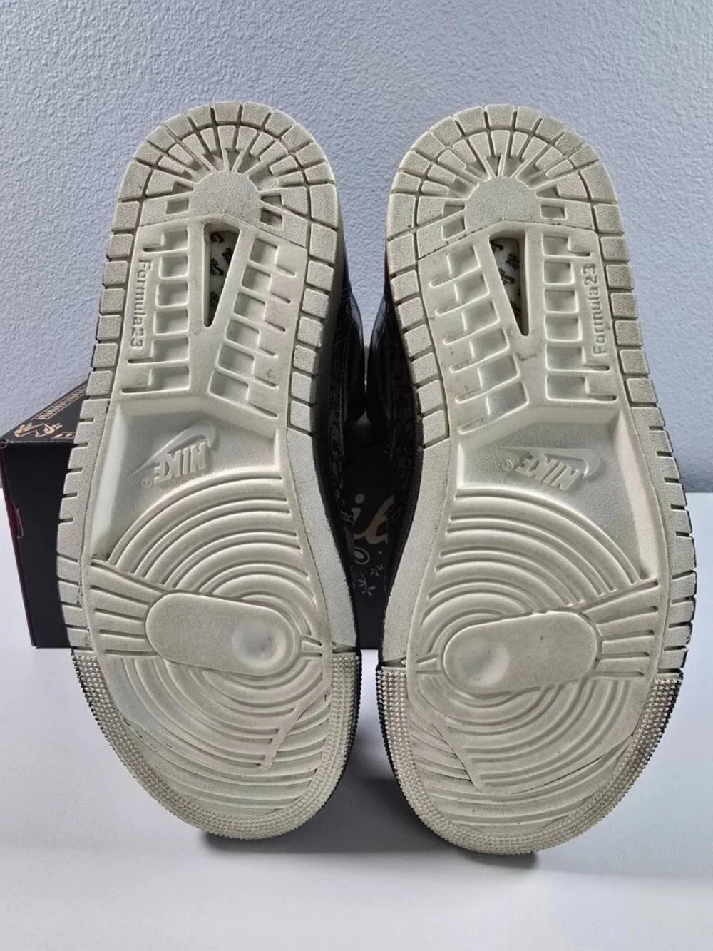 Nike Air Jordan 1 Zoom CMFT 2 Familia Dia de Muertos M7.5 W9